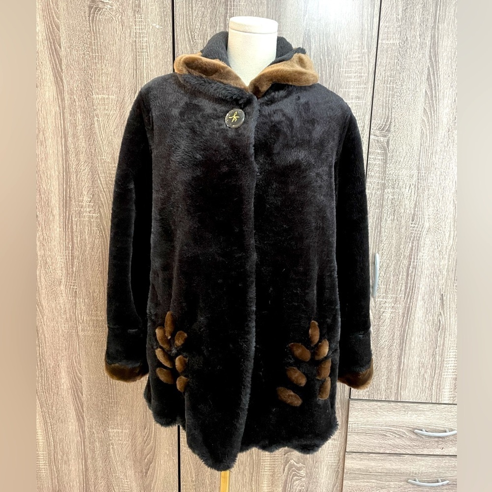 NWT - MODEL FRANCE Luxurious Black & Brown Teddy Faur Fur Jacket.
